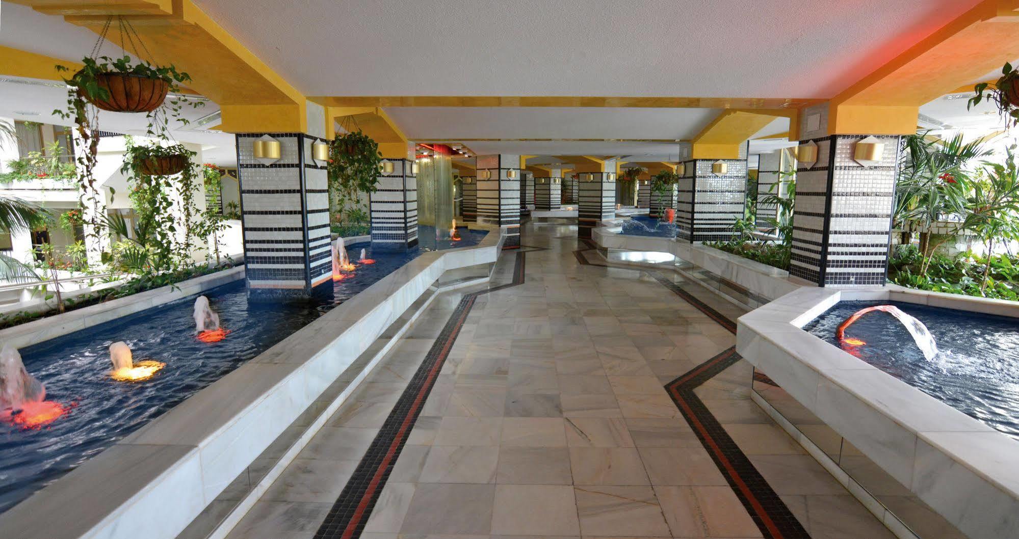 Clc Benal Beach Aparthotel Benalmádena Eksteriør bilde